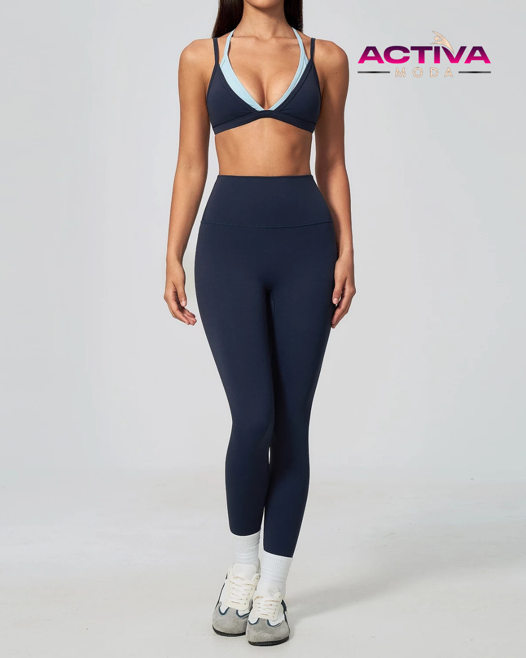 Set Deportivo Top doble en cuello V y Legging