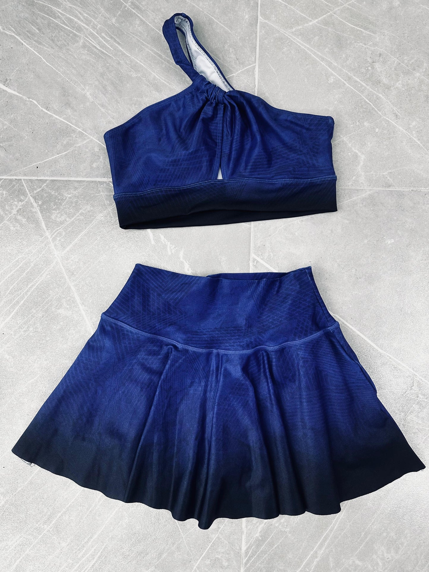 Set Deportivo Top y Falda