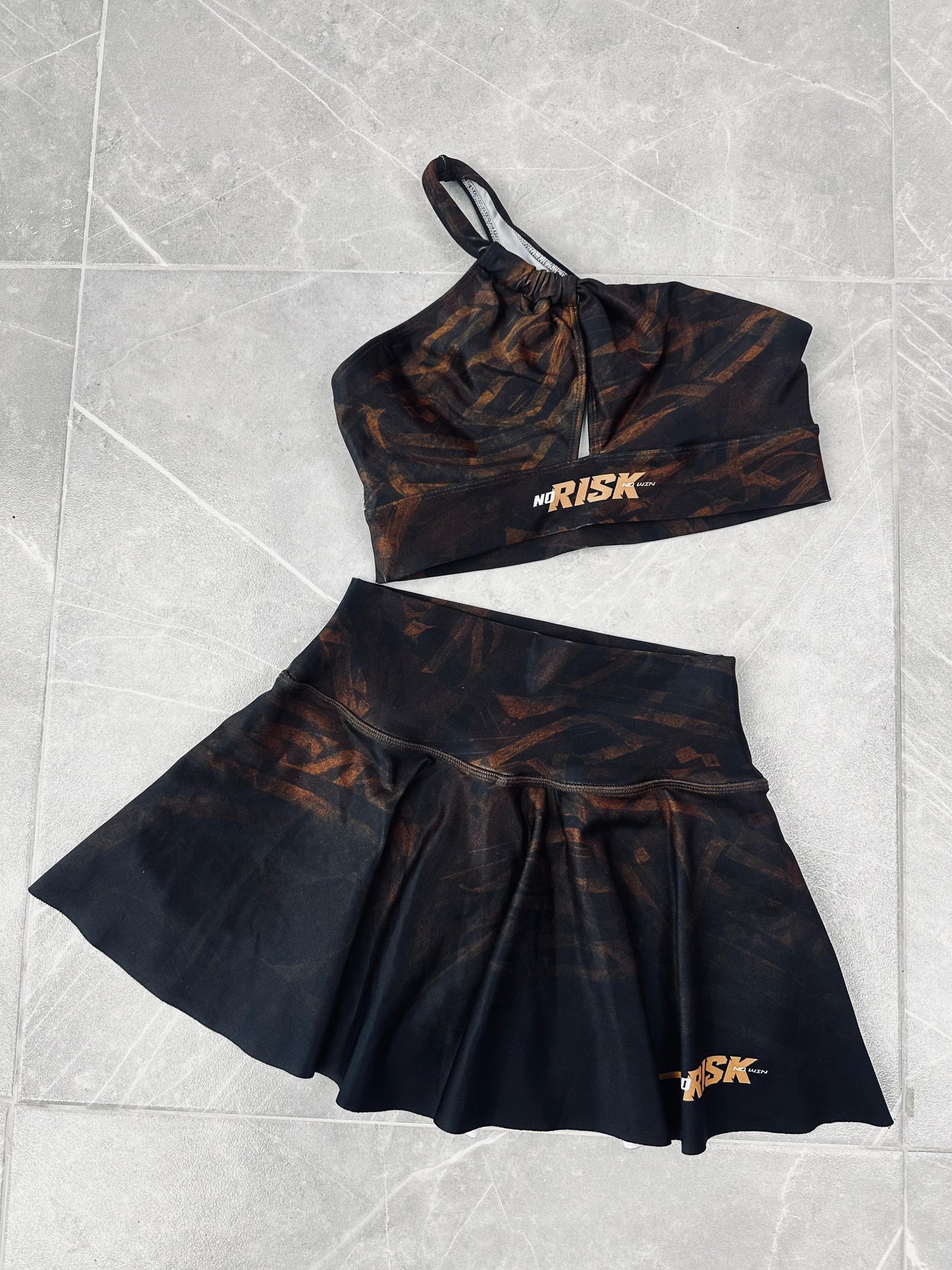 Set Deportivo Top y Falda