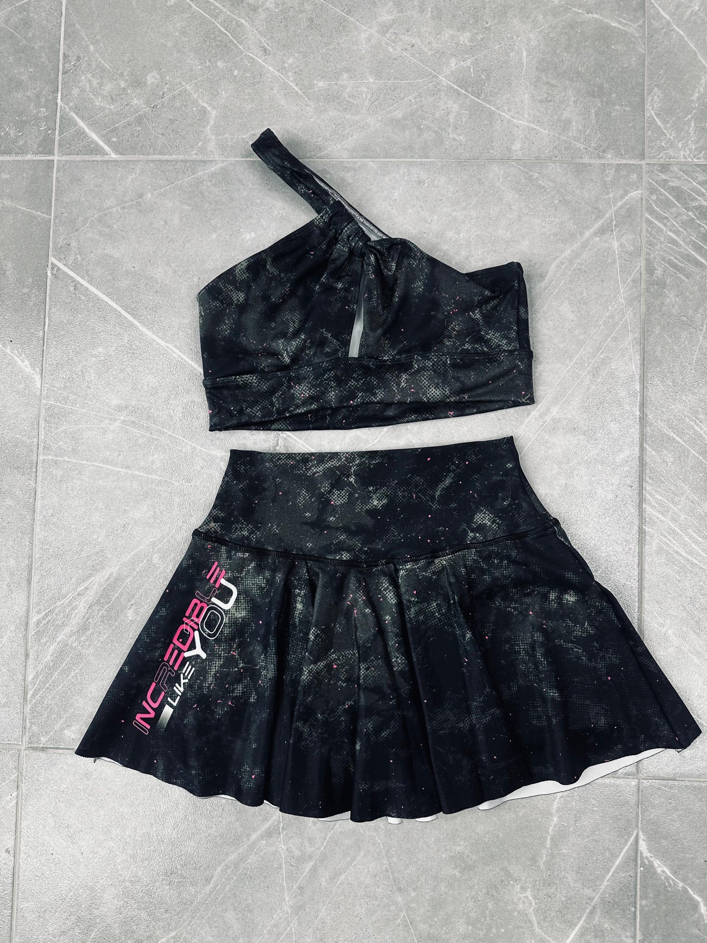 Set Deportivo Top y Falda